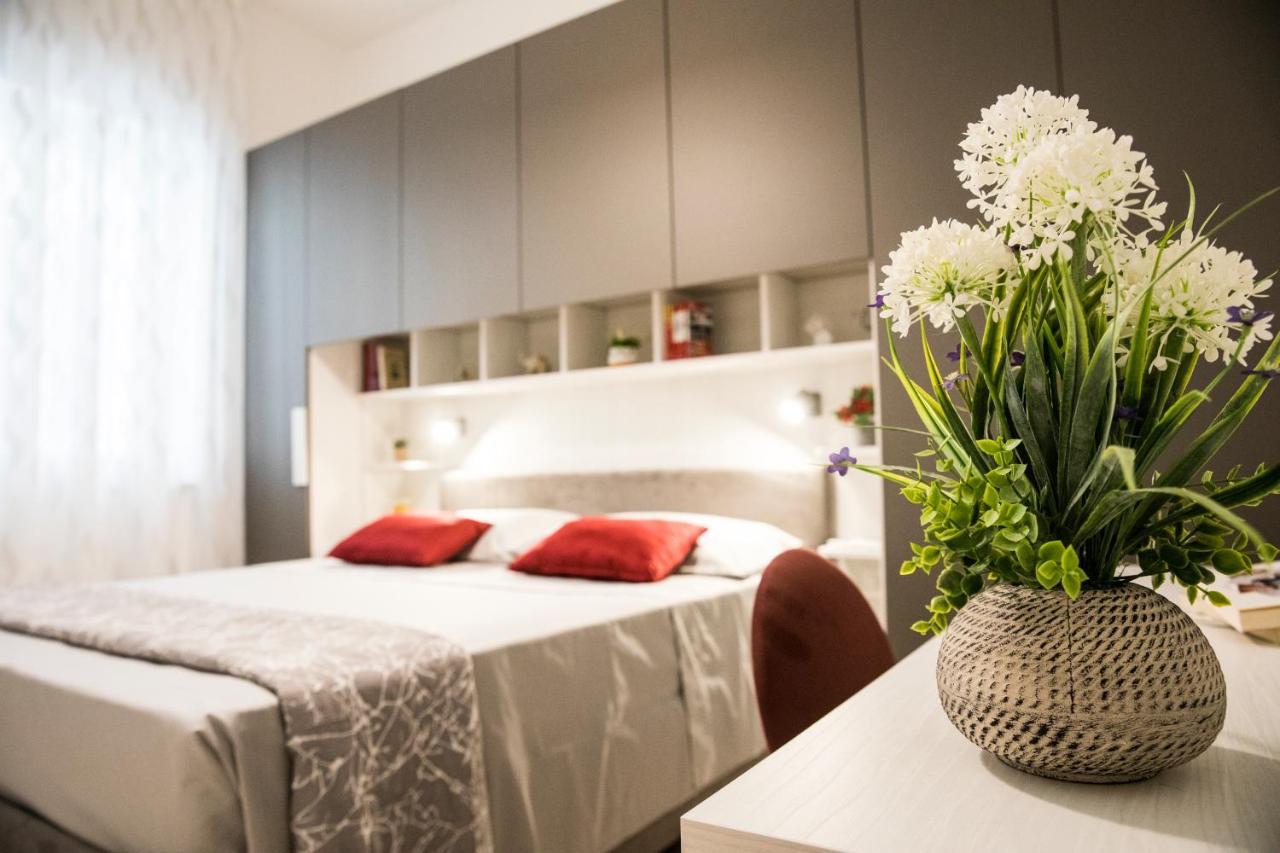 La Casa Di Ari Lejlighed Napoli Eksteriør billede